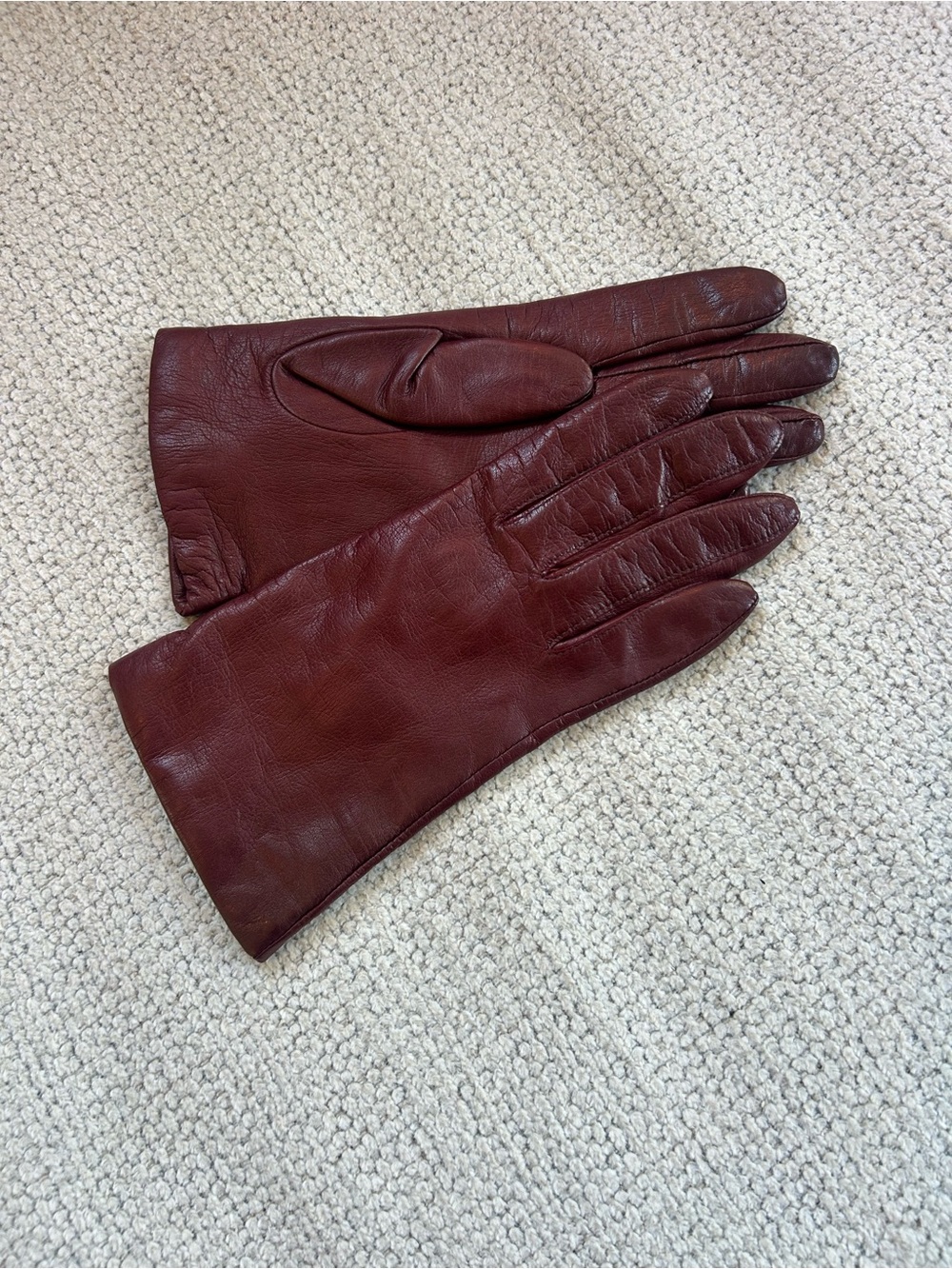 Beautiful Lord & Taylor Women's Burgundy Leather Dress Gloves❤️0/S.